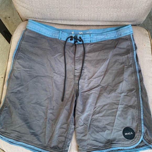 Bundle /board shorts - Picture 6 of 8